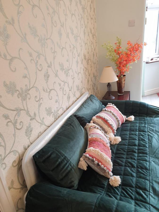 Beautiful Double En-Suite Room, Separate Entrance, Ilford, Central Line Gants Hill, Free Parking Zewnętrze zdjęcie