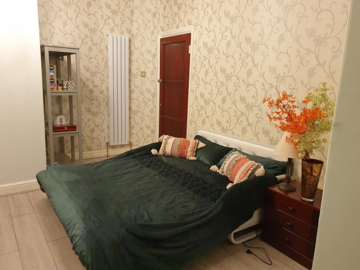 Beautiful Double En-Suite Room, Separate Entrance, Ilford, Central Line Gants Hill, Free Parking Zewnętrze zdjęcie