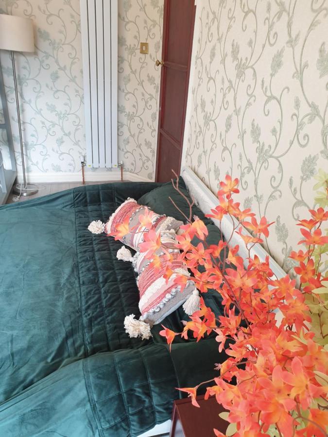 Beautiful Double En-Suite Room, Separate Entrance, Ilford, Central Line Gants Hill, Free Parking Zewnętrze zdjęcie