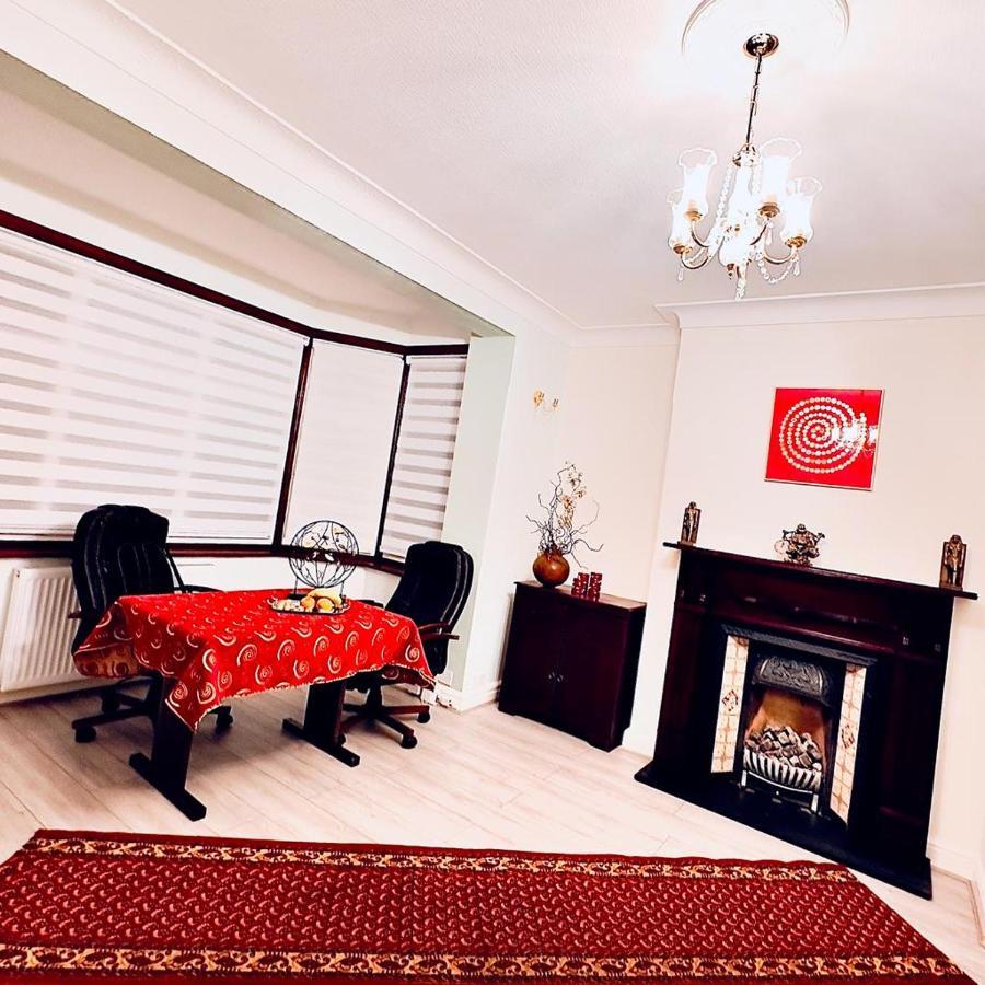 Beautiful Double En-Suite Room, Separate Entrance, Ilford, Central Line Gants Hill, Free Parking Zewnętrze zdjęcie