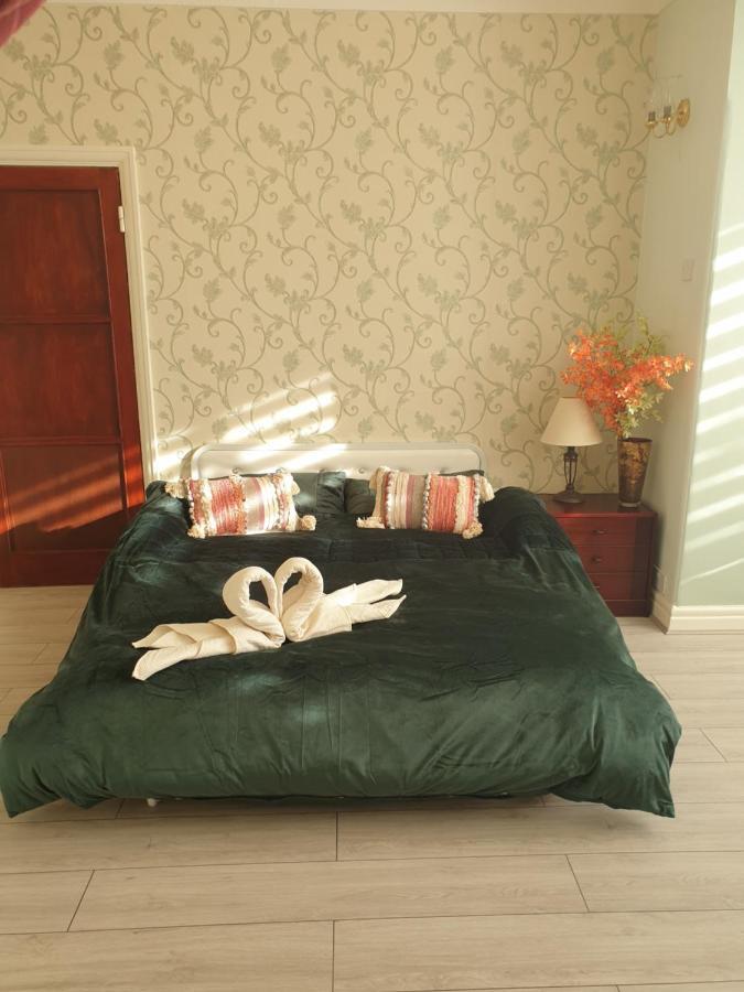 Beautiful Double En-Suite Room, Separate Entrance, Ilford, Central Line Gants Hill, Free Parking Zewnętrze zdjęcie