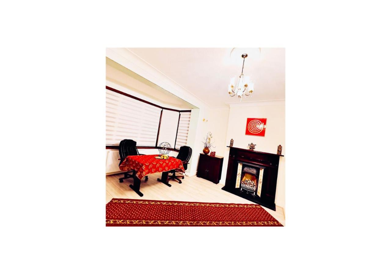 Beautiful Double En-Suite Room, Separate Entrance, Ilford, Central Line Gants Hill, Free Parking Zewnętrze zdjęcie