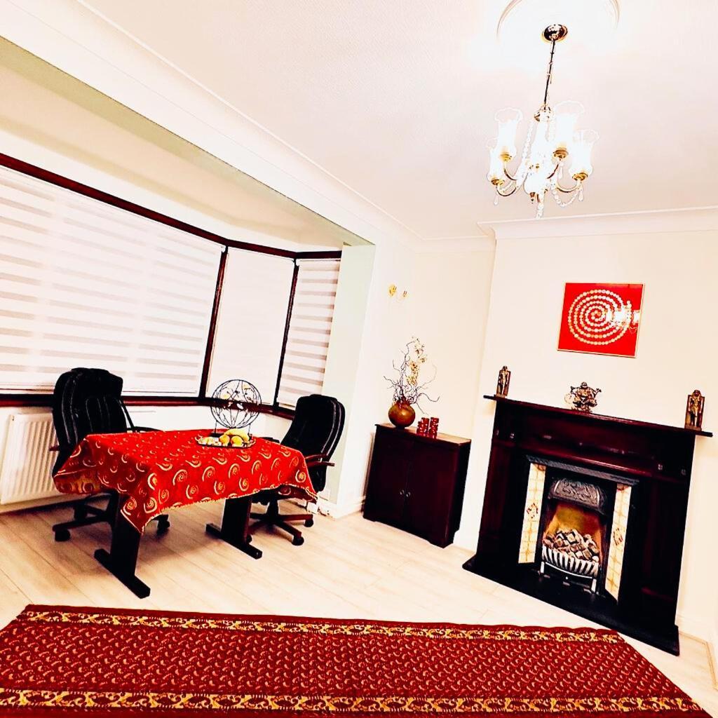 Beautiful Double En-Suite Room, Separate Entrance, Ilford, Central Line Gants Hill, Free Parking Zewnętrze zdjęcie